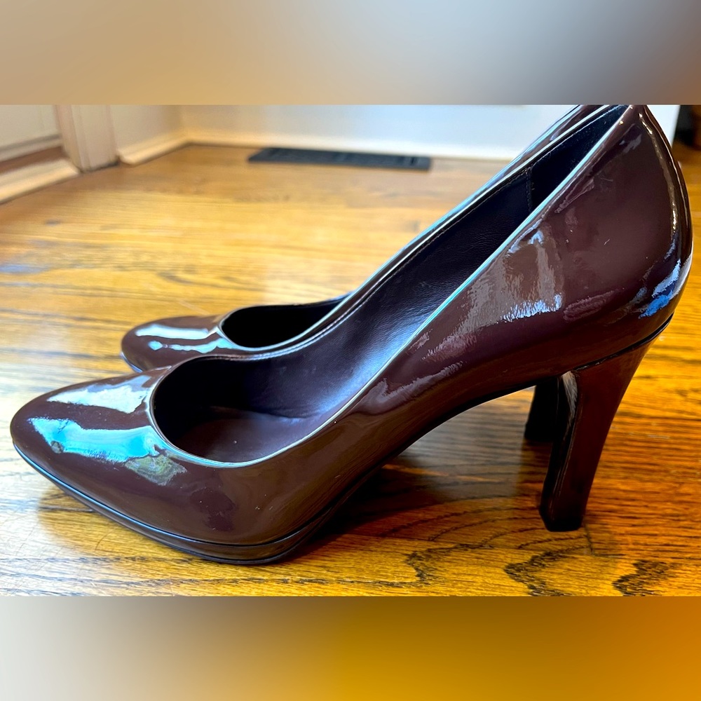 Banana Republic Brown Patent Leather Round Toe Pumps Size 9